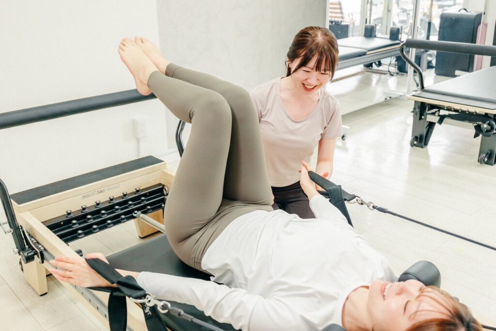 腰痛改善に効果的なマシンピラティス